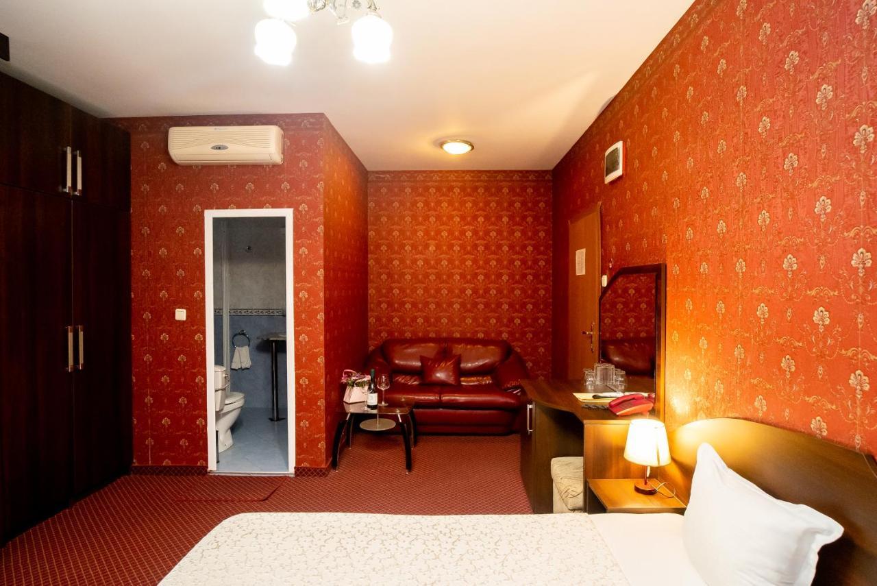 Globus Hotel Plowdiw Exterior foto