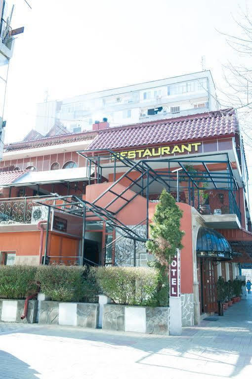 Globus Hotel Plowdiw Exterior foto